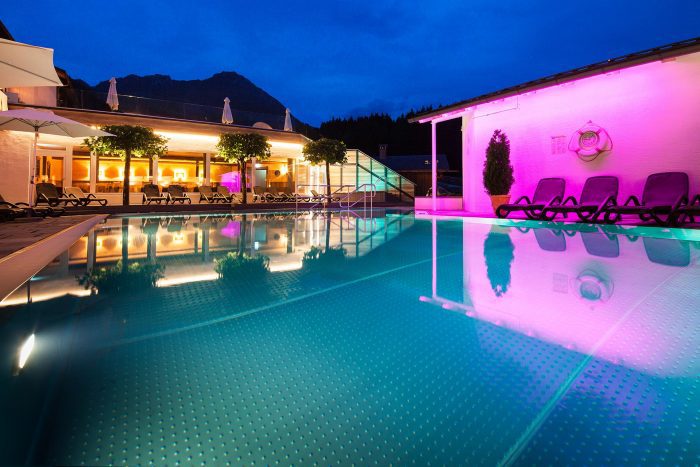 Gallery wellness & SPA 3 Alpenhof_Wellness_Aussenpool_12638201721101525-1