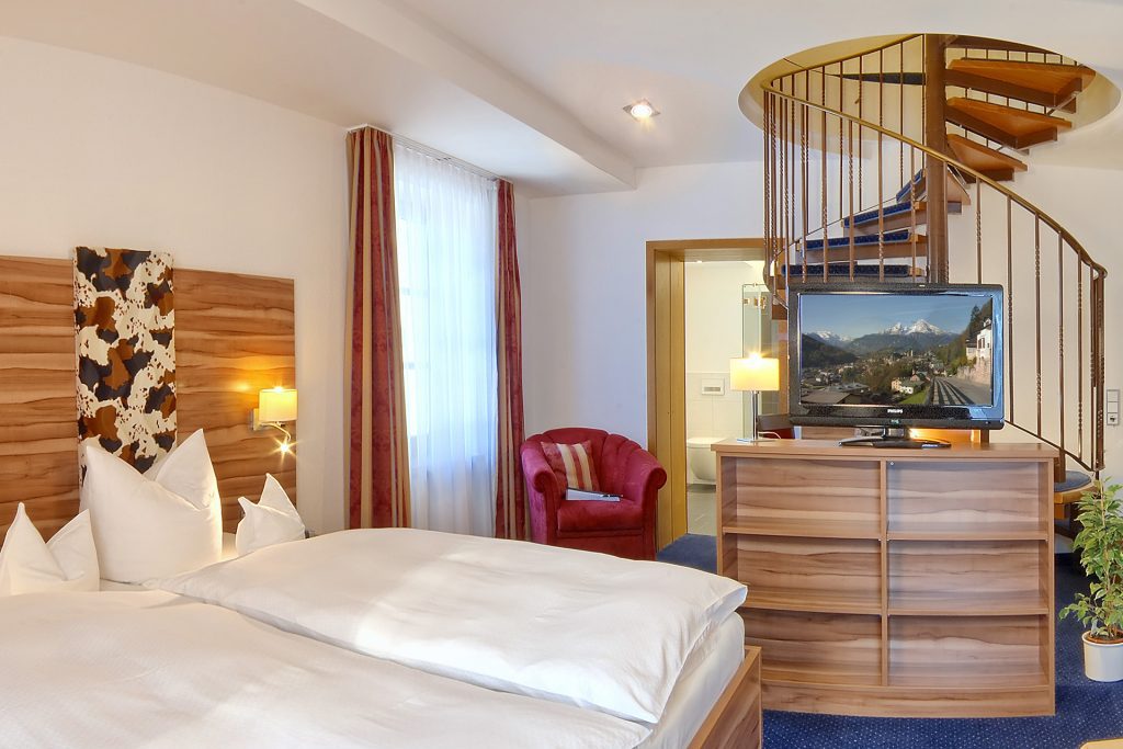 hotel alpenhof berchtesgaden familiensuite wendeltreppe