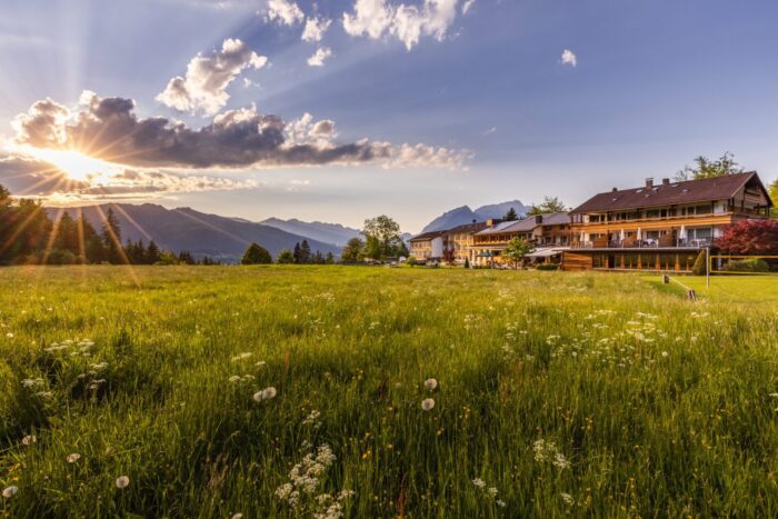 Hotel Alpenhof, Berchtesgden, Ansicht im Sonnenuntergang