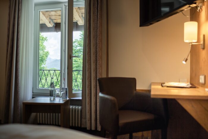 Zimmer Schneibstein210 Tisch